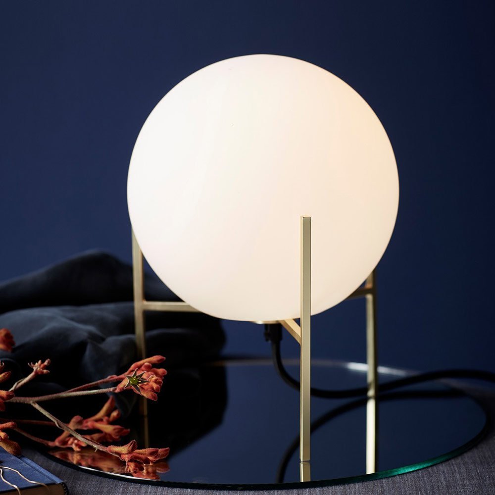 lampe de table alton en métal effet laiton et verre blanc