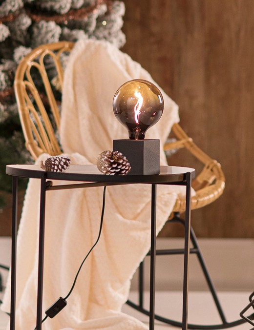 lampe à poser smook en métal noir mat et verre fumé