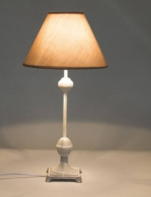 lampe de table rosabelle taupe en métal
