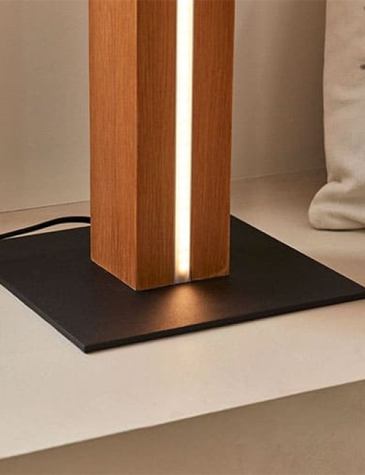 Lampadaire LED TREE en métal noir et bois clair