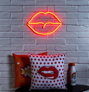 lampe neon bouche