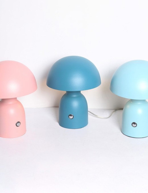 lampe à poser dome en métal