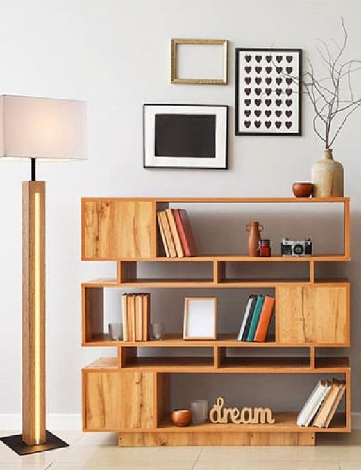 Lampadaire LED TREE en métal noir et bois clair